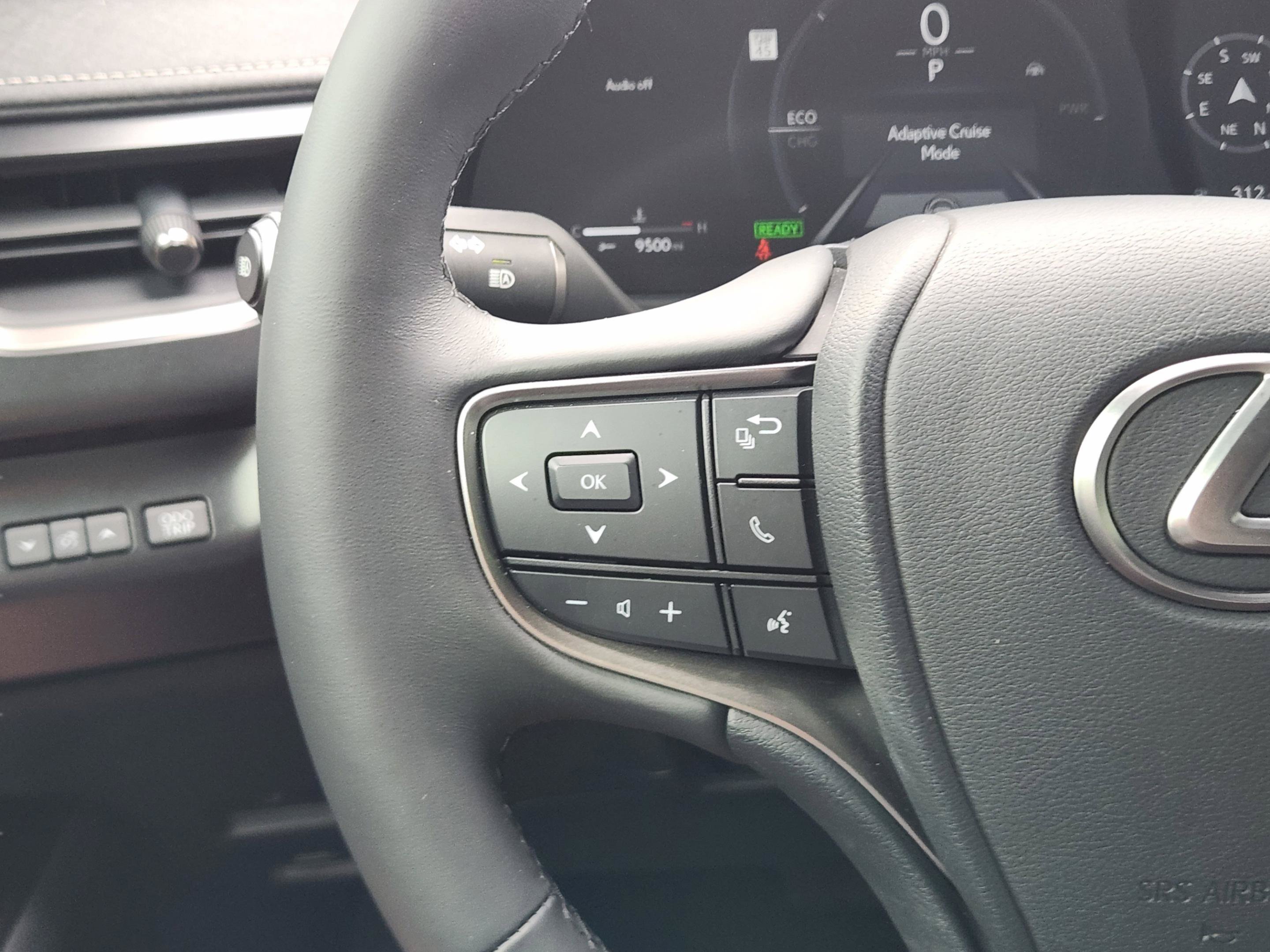 Used 2025 Lexus UX 300h FWD image 24
