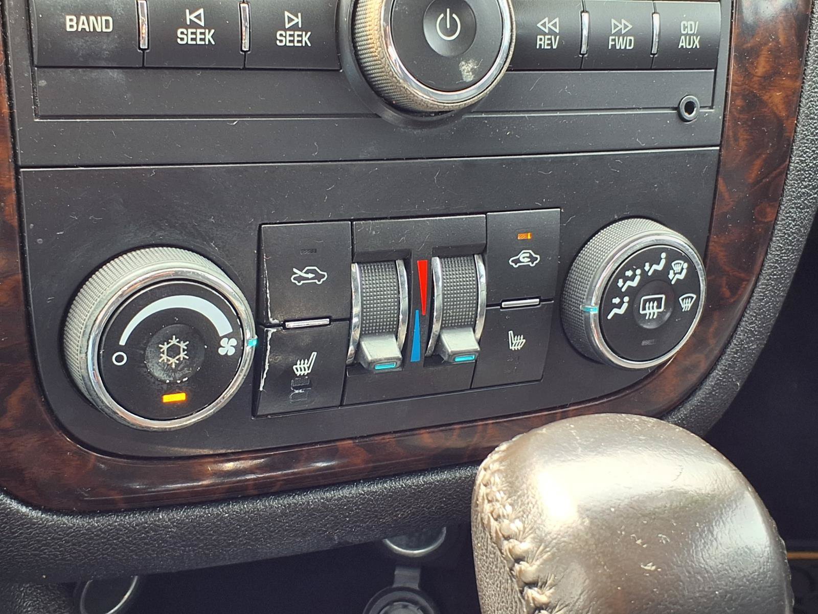Used 2013 Chevrolet Impala LTZ FWD image 12
