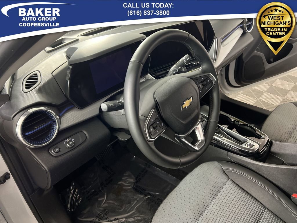 Certified 2024 Chevrolet Trax LT w/ Driver Confidence Package image 11