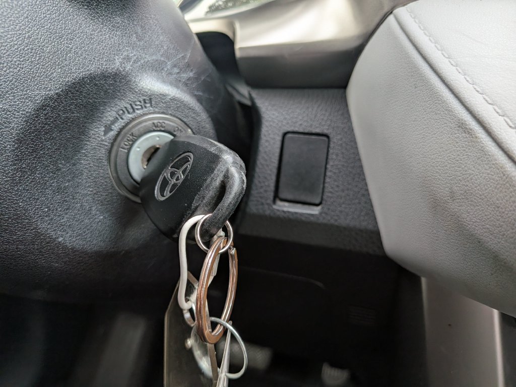 Used 2015 Toyota RAV4 LE FWD image 17