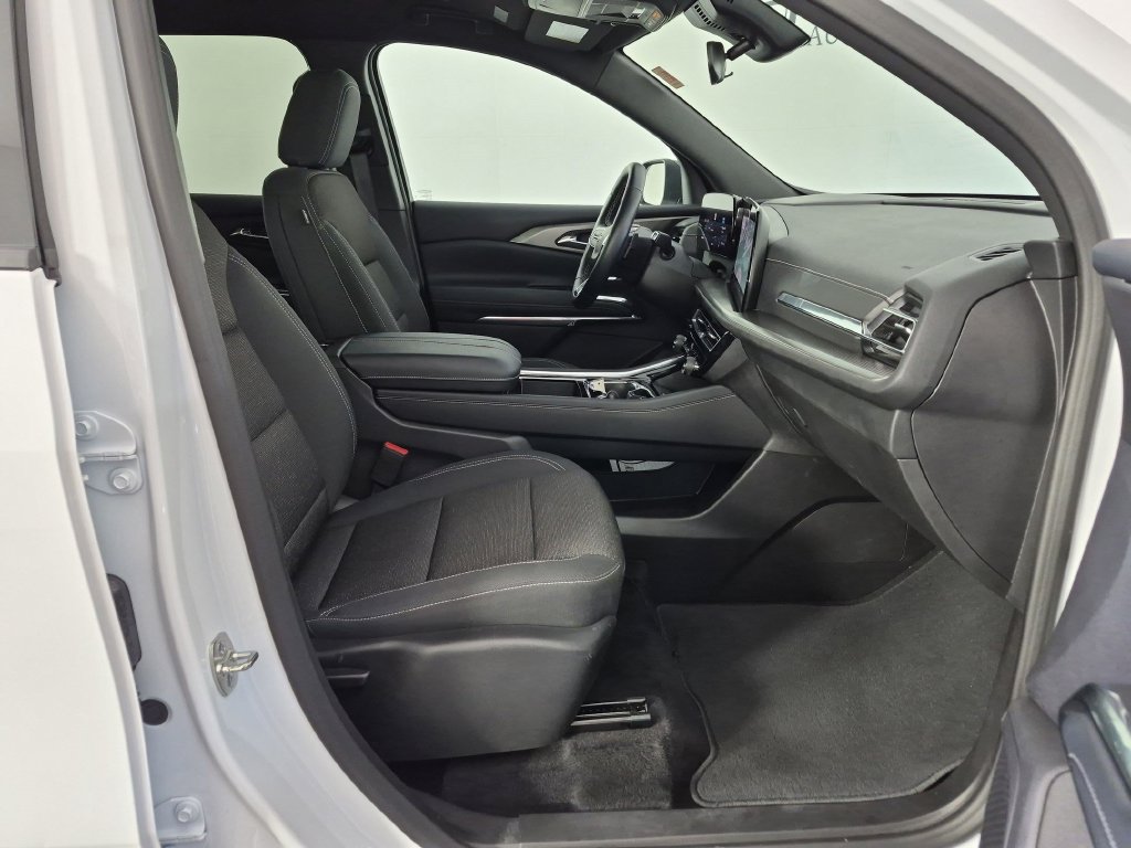 Certified 2026 Chevrolet Traverse LT FWD image 37