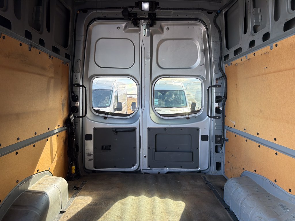 Used 2014 Nissan NV 3500 SV w/ Technology Package RWD image 20