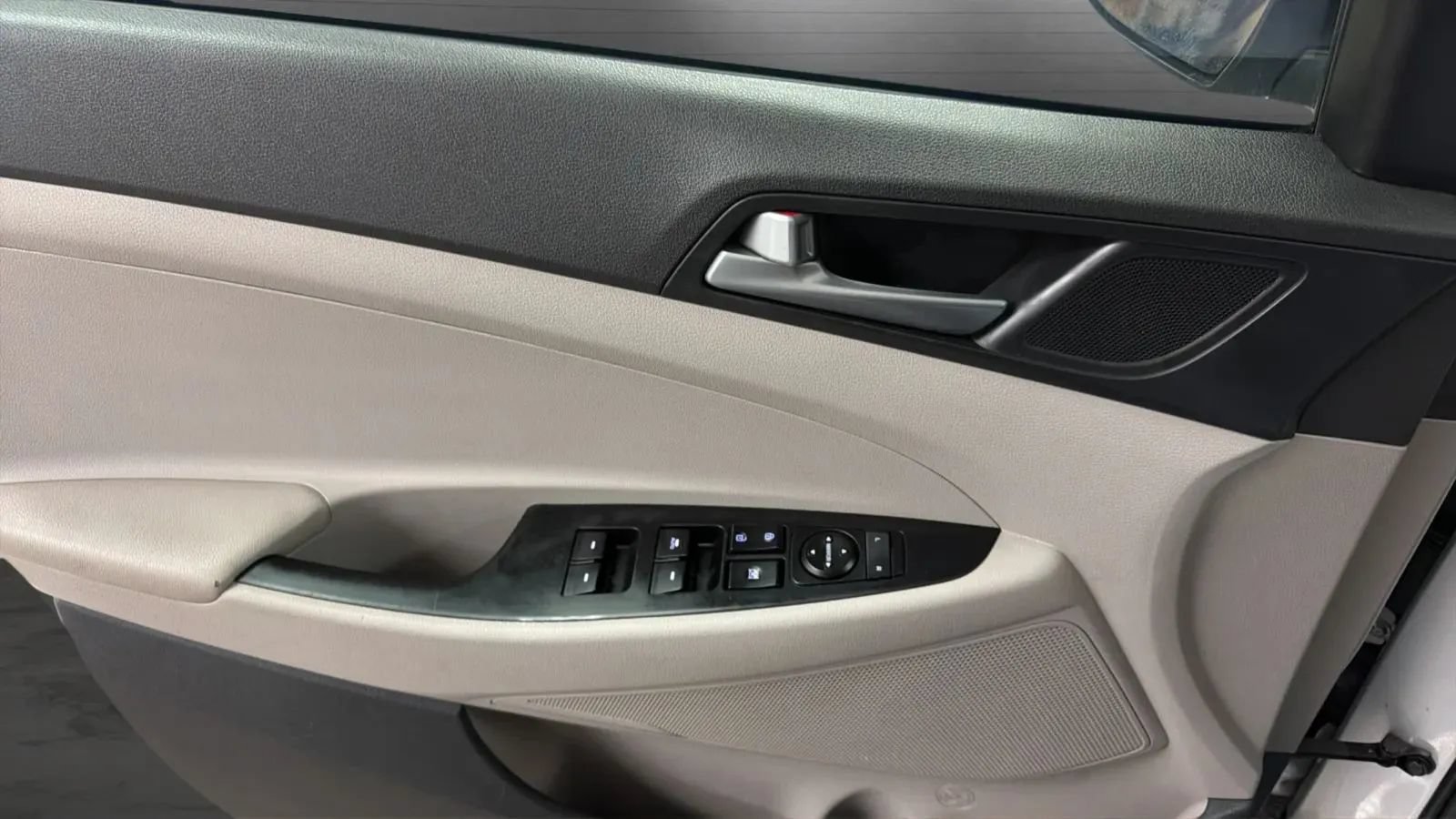 Used 2016 Hyundai Tucson SE w/ Option Group 02 FWD image 16
