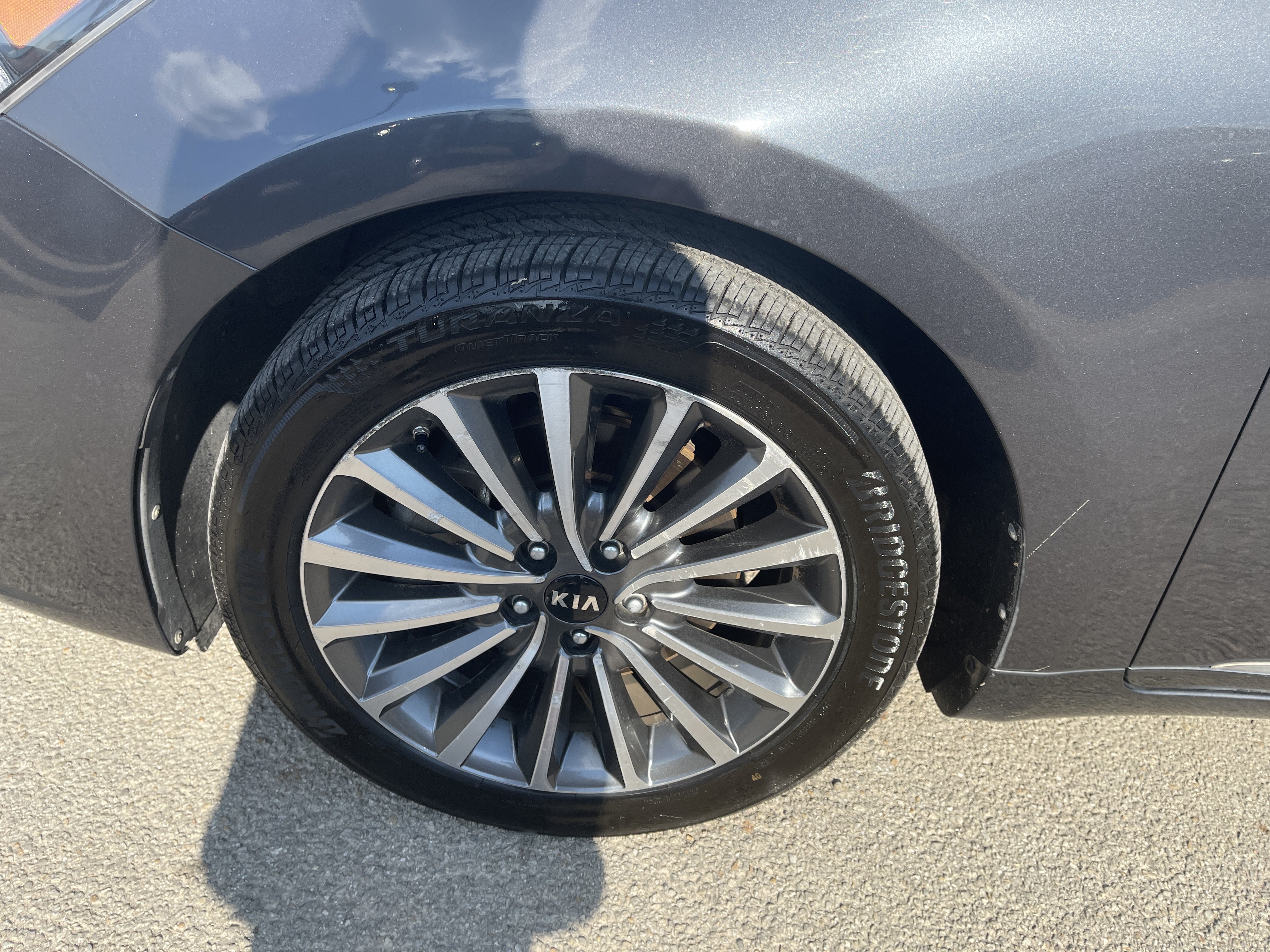 Used 2017 Kia Cadenza Premium FWD image 11
