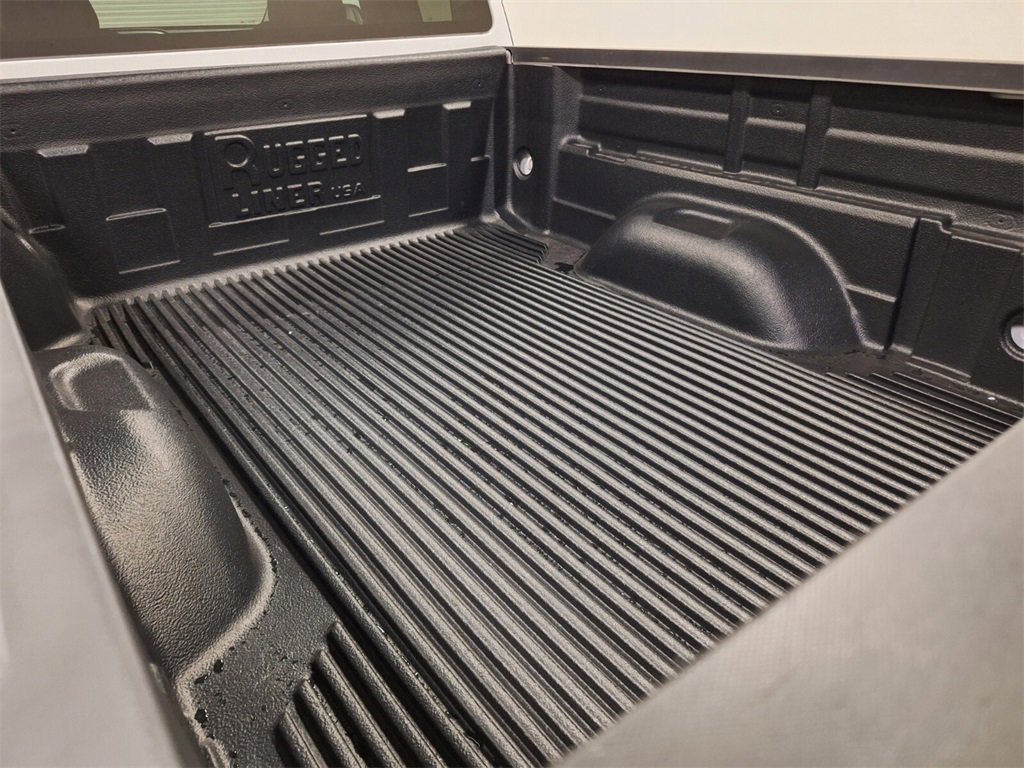 Used 2022 Chevrolet Colorado LT w/ Fleet Safety Package image 26