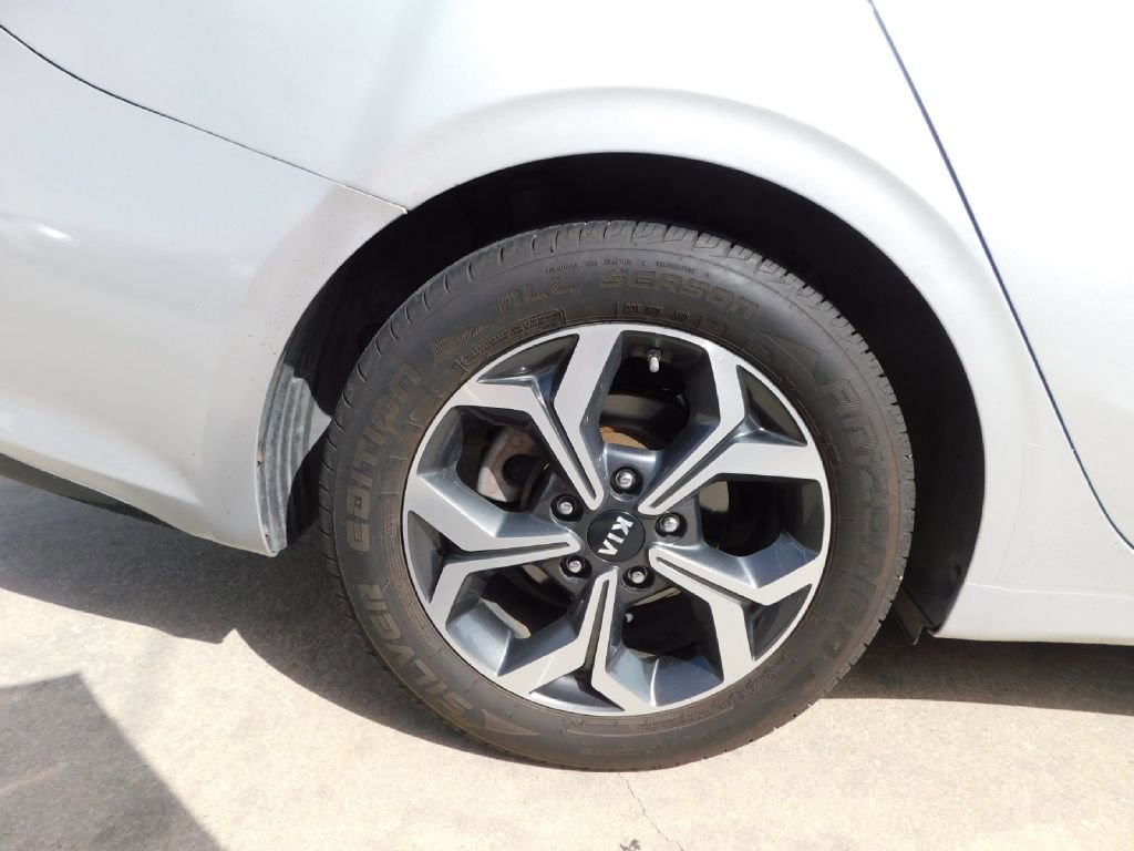 Used 2019 Kia Forte LXS image 9