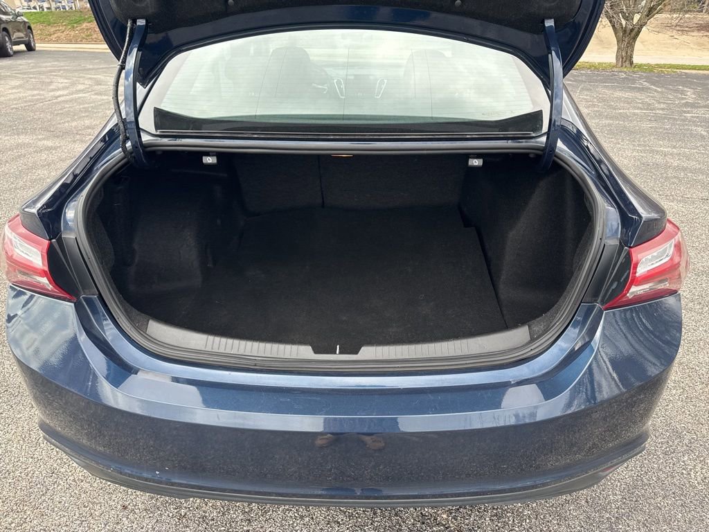 Used 2022 Chevrolet Malibu LT FWD image 5