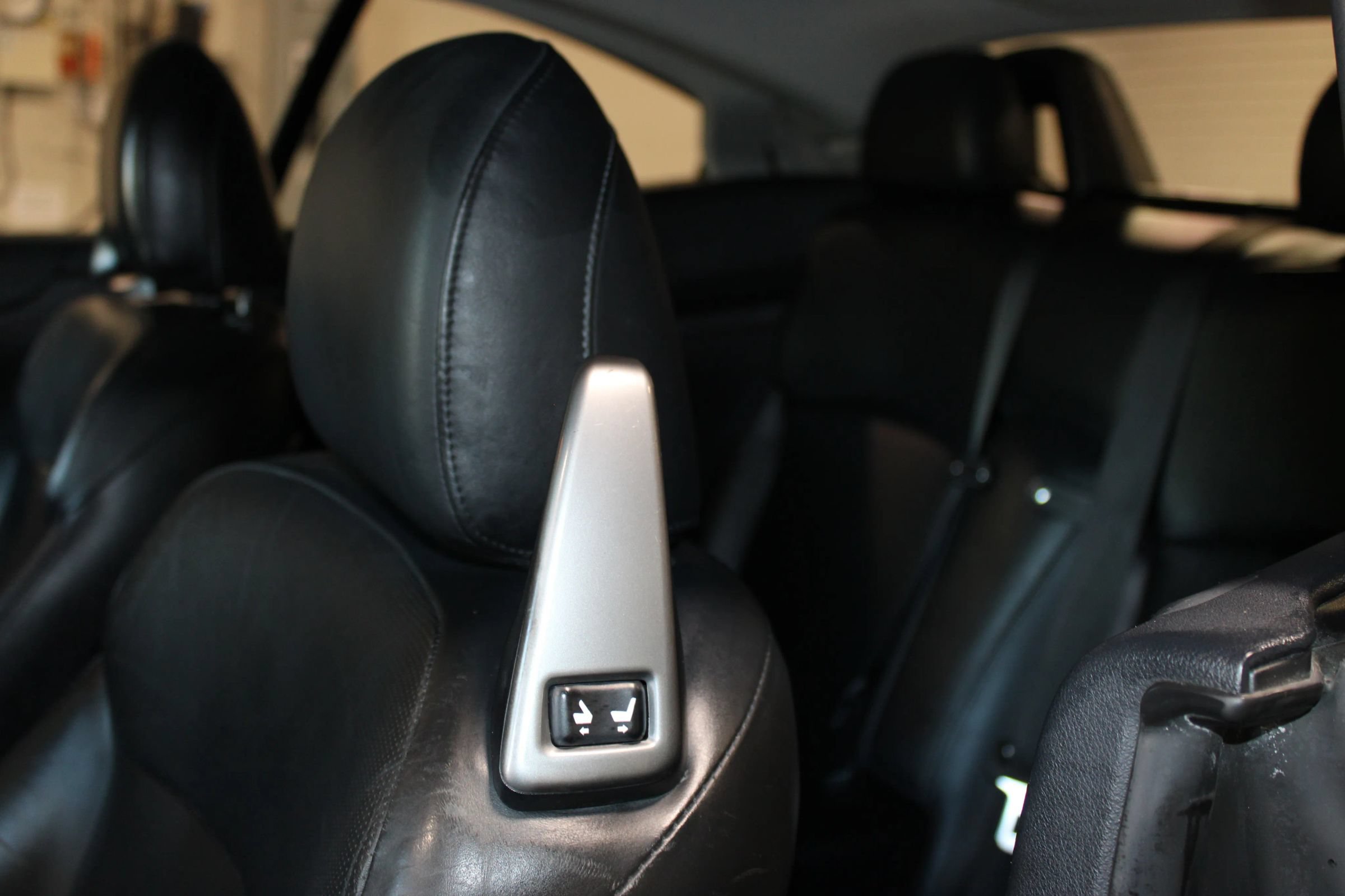 Used 2010 Lexus IS 350C w/ Luxury Pkg RWD image 24
