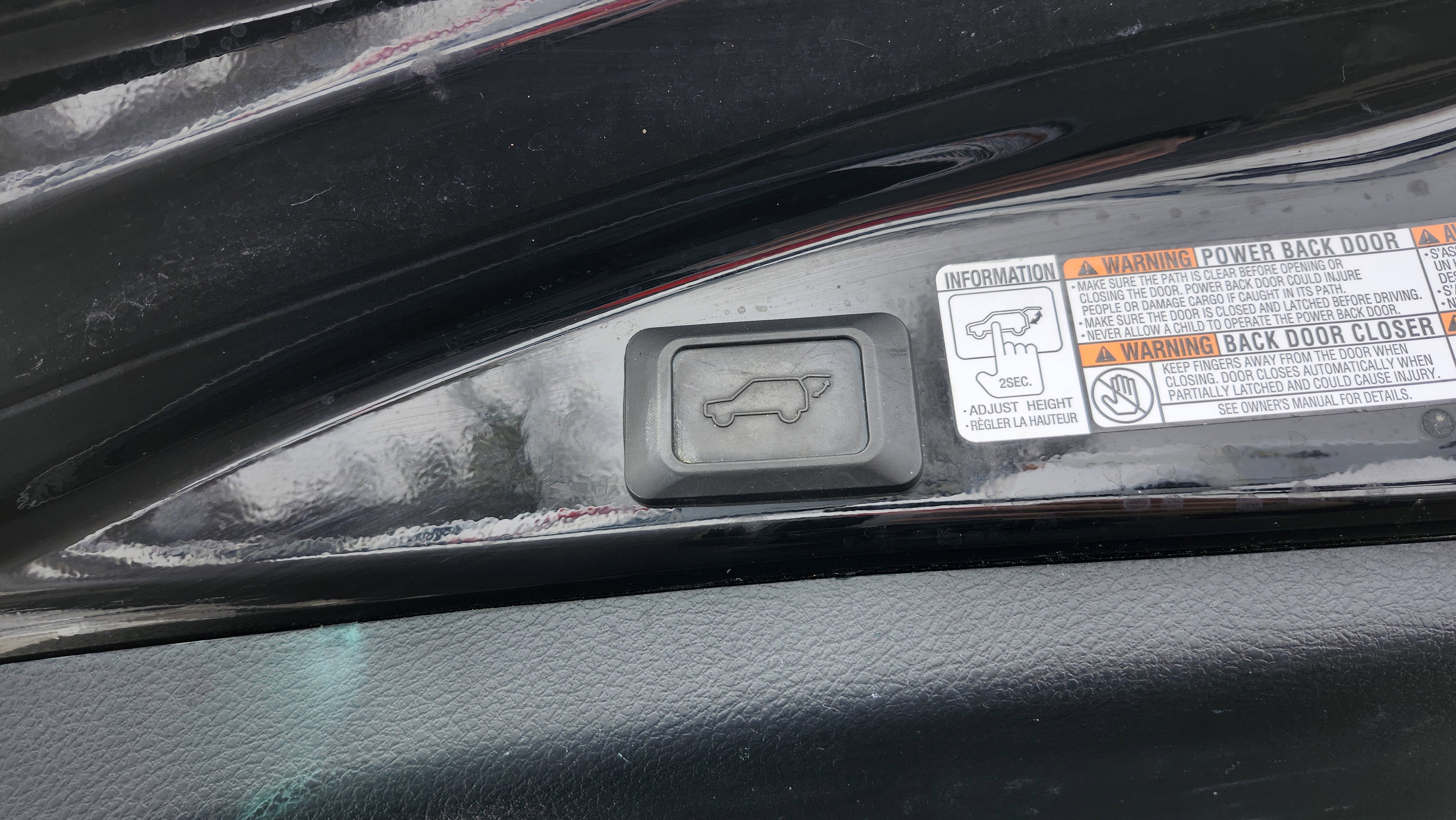 Used 2016 Toyota RAV4 Limited w/ Advanced Technology Package image 23