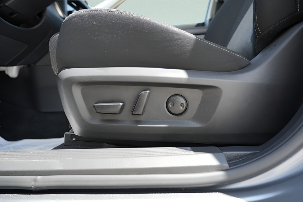Used 2024 Nissan Rogue SV AWD/4WD image 22