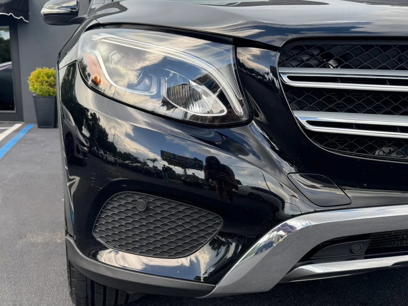 Used 2019 Mercedes-Benz GLC 300 image 4