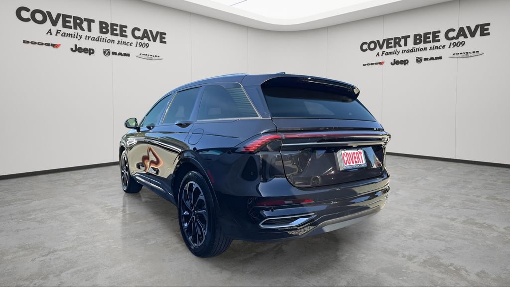 Used 2024 Lincoln Nautilus Reserve image 3