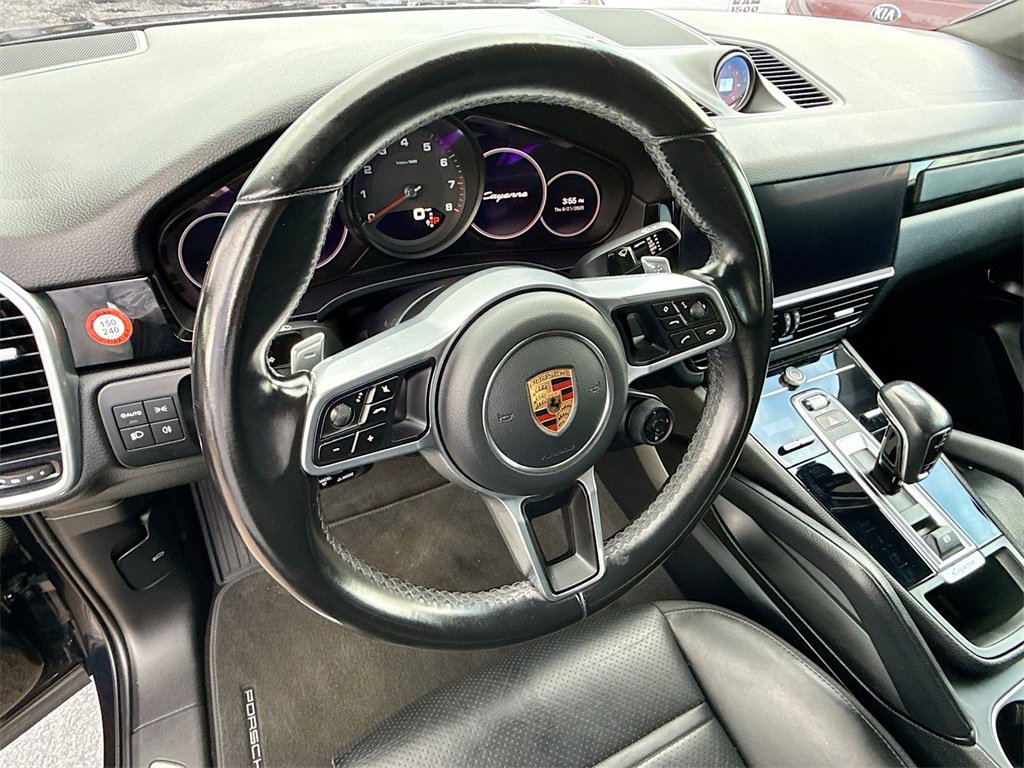 Used 2022 Porsche Cayenne Platinum Edition image 12
