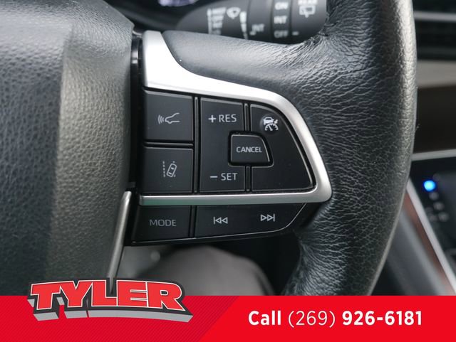 Used 2024 Toyota Sienna XLE FWD image 28