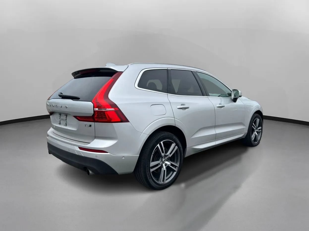 Used 2019 Volvo XC60 T5 Momentum w/ Multimedia Package AWD/4WD image 9