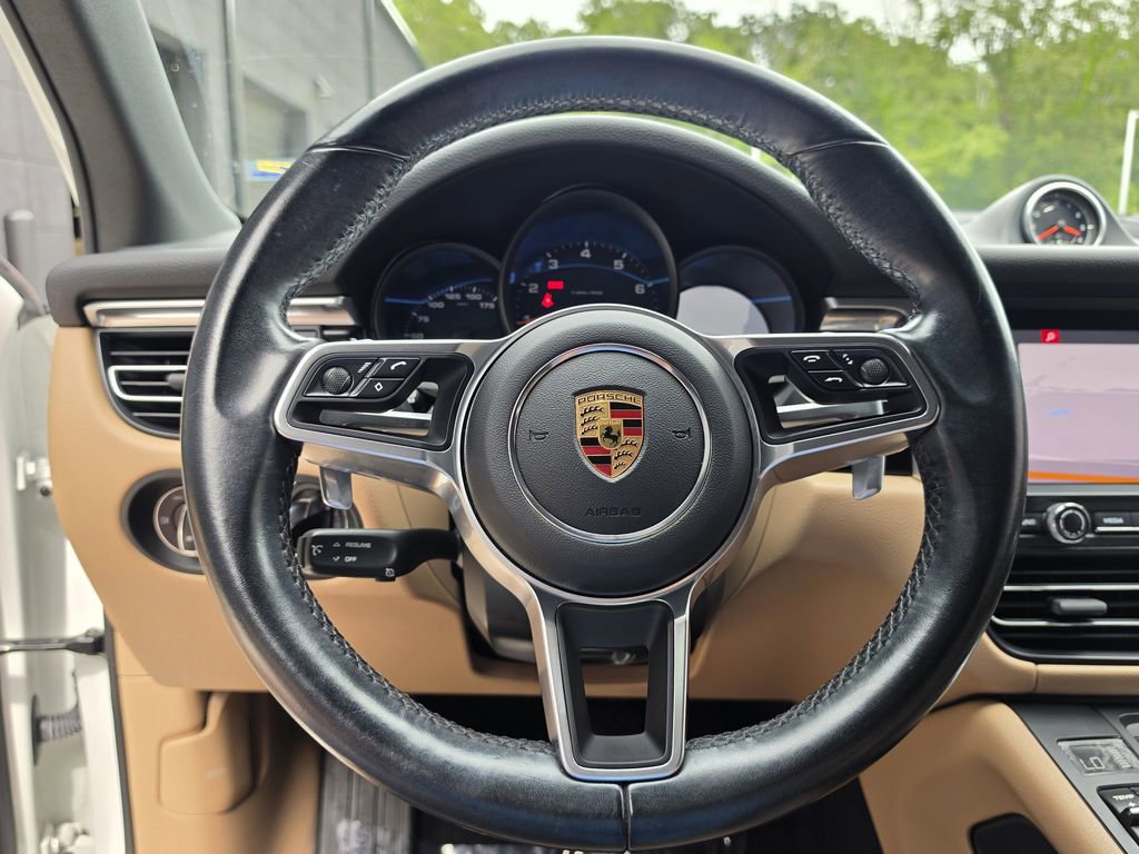 Certified 2020 Porsche Macan w/ Premium Package Plus AWD/4WD image 26
