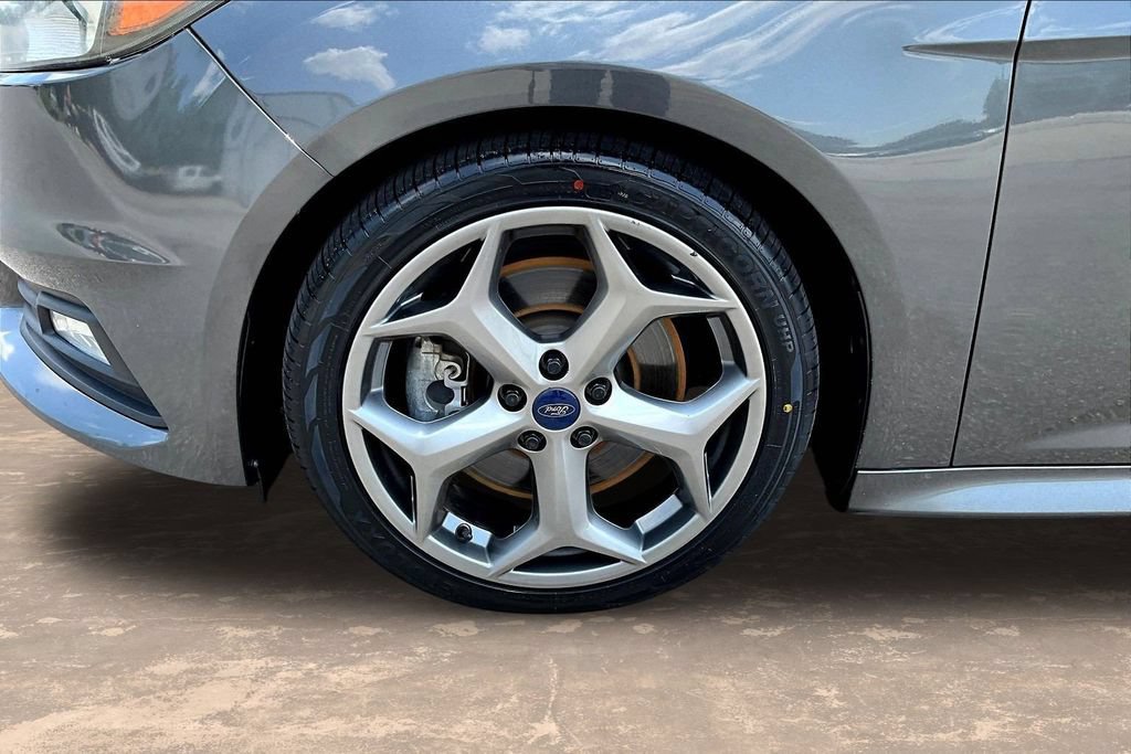 Used 2017 Ford Focus ST FWD image 35