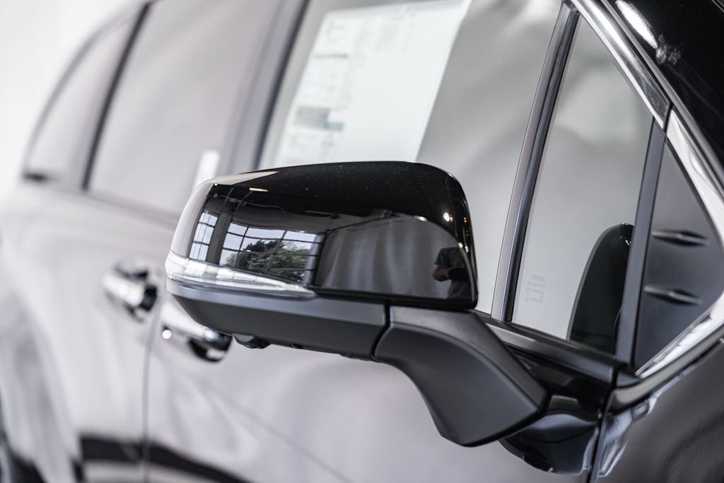 New 2026 Toyota Sienna Platinum image 16