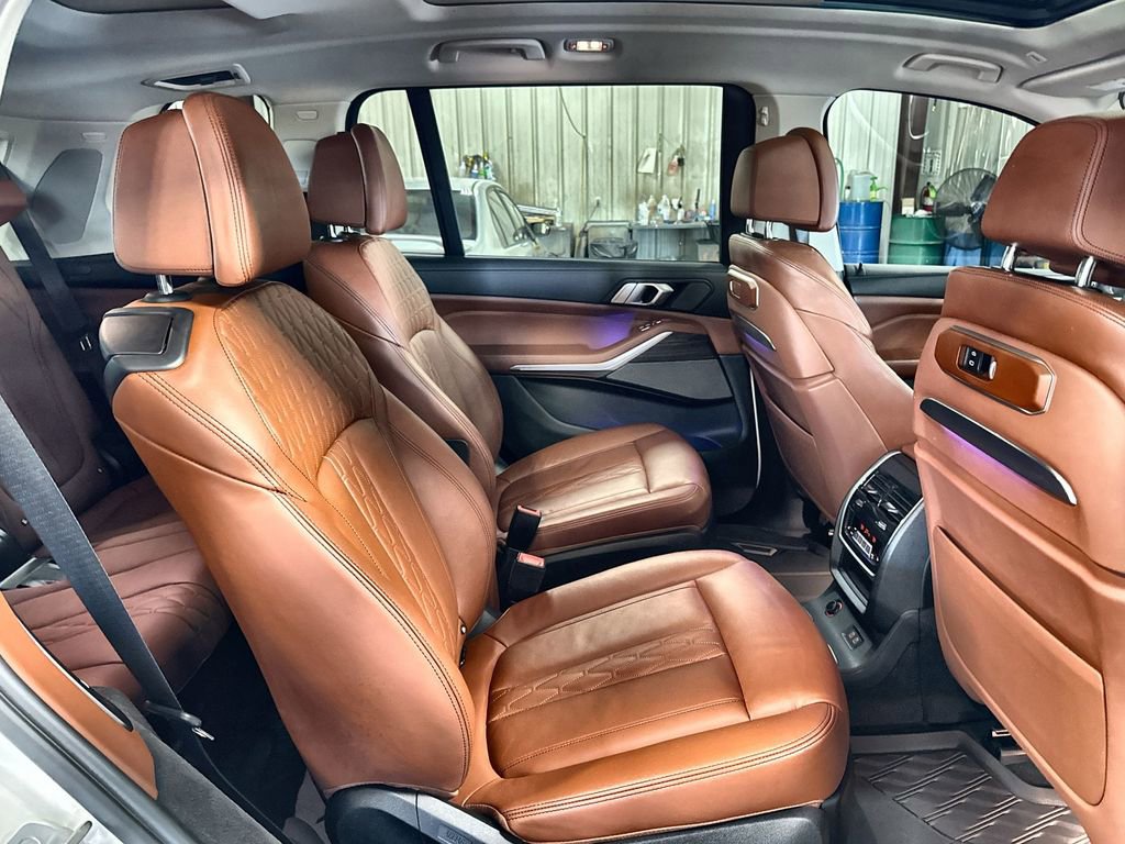 Used 2023 BMW X7 xDrive40i w/ Executive Package image 32
