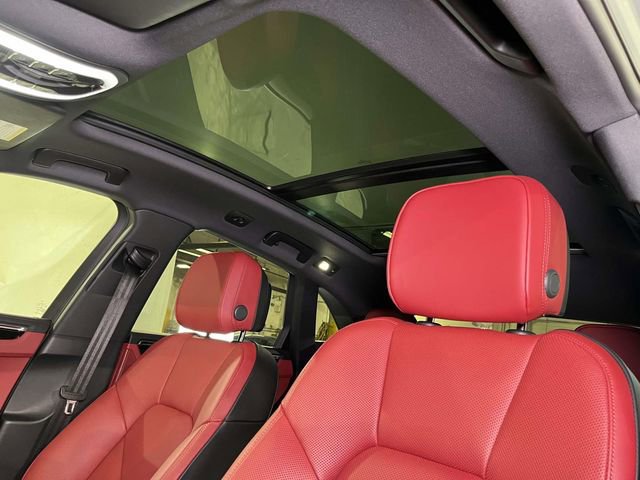 Certified 2025 Porsche Macan image 19