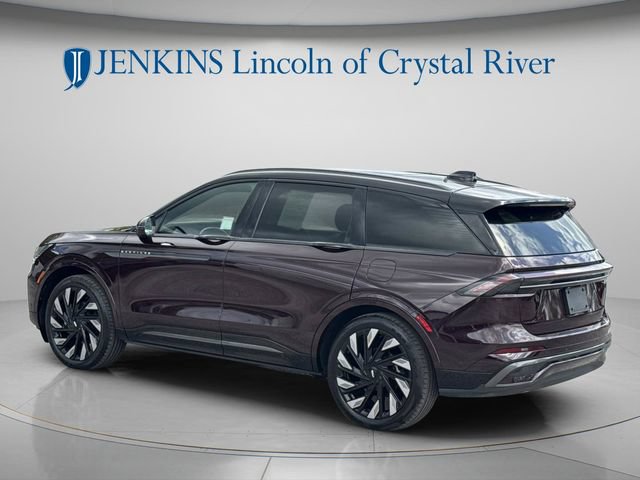 Used 2024 Lincoln Nautilus Reserve w/ Equipment Group 202A AWD/4WD image 7