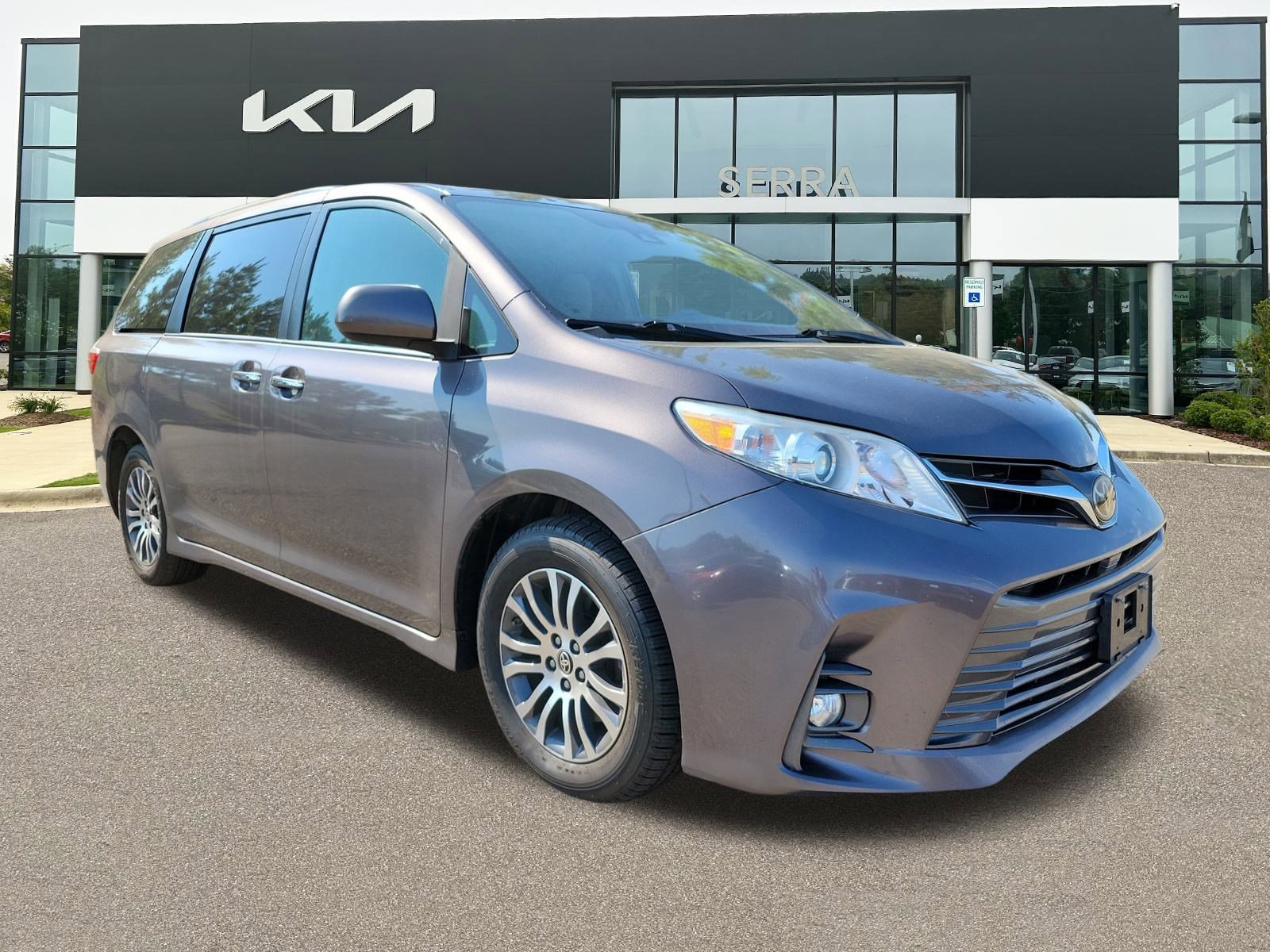 Used 2020 Toyota Sienna XLE w/ XLE Navigation Package