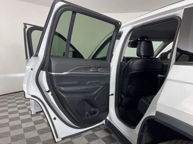 Used 2023 Jeep Grand Cherokee Limited image 43