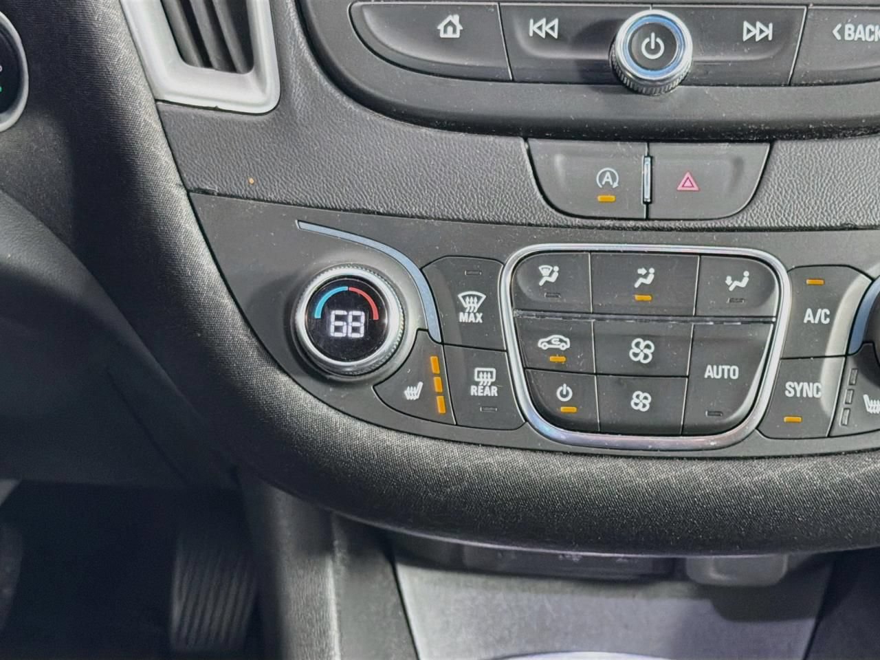 Used 2023 Chevrolet Malibu LT FWD image 18