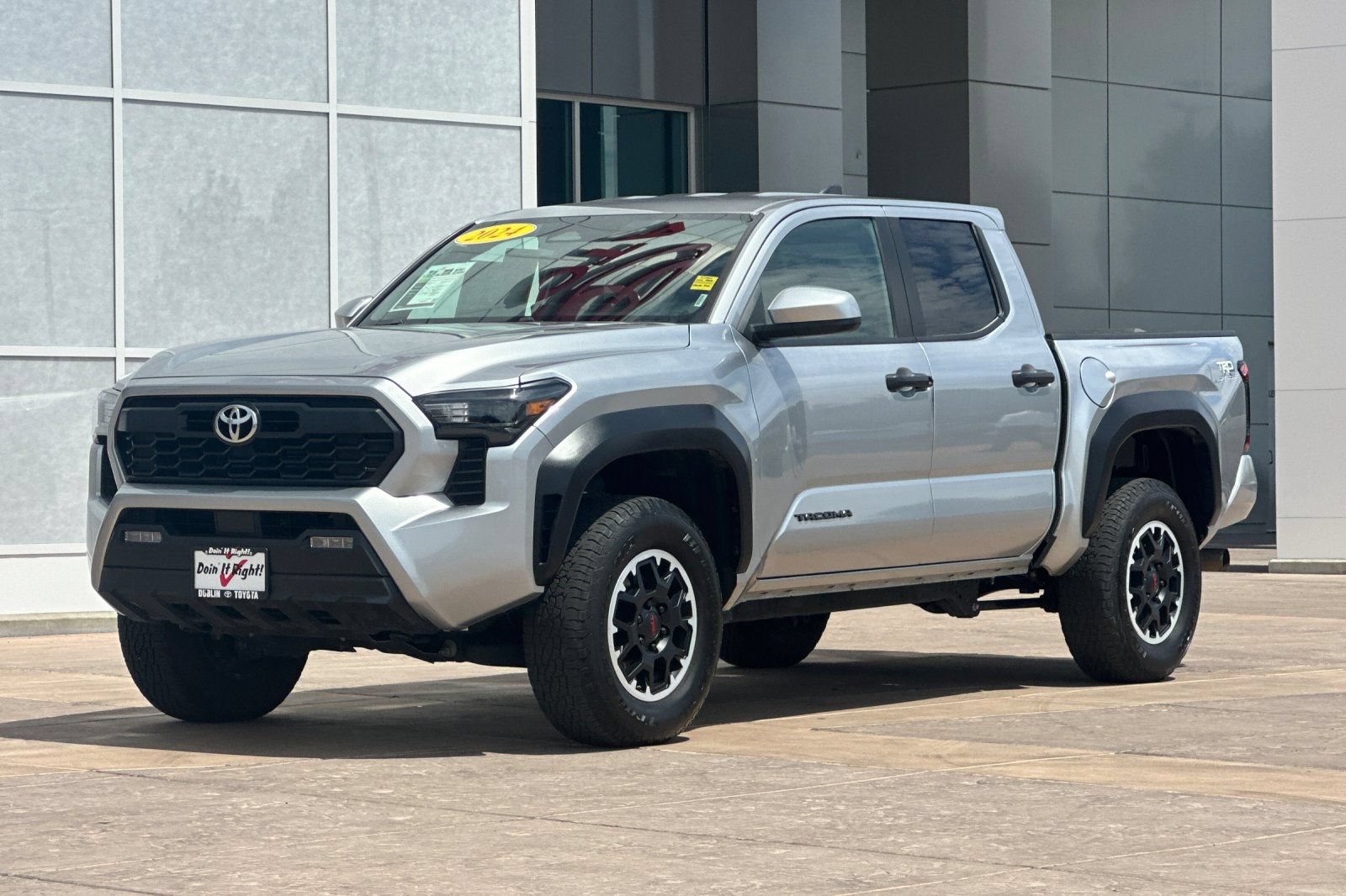 Used 2024 Toyota Tacoma TRD Off-Road AWD/4WD image 8