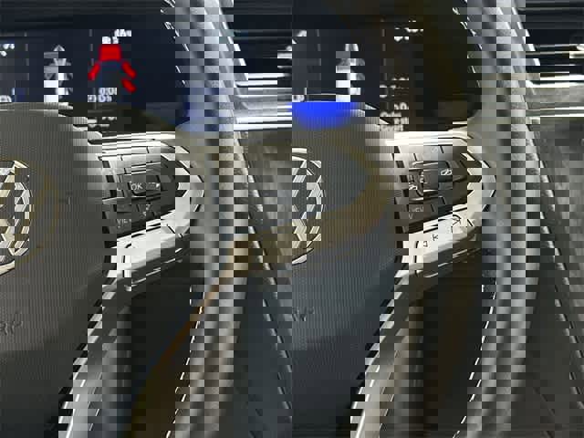 Certified 2022 Volkswagen Tiguan SE w/ Panoramic Sunroof Package image 11