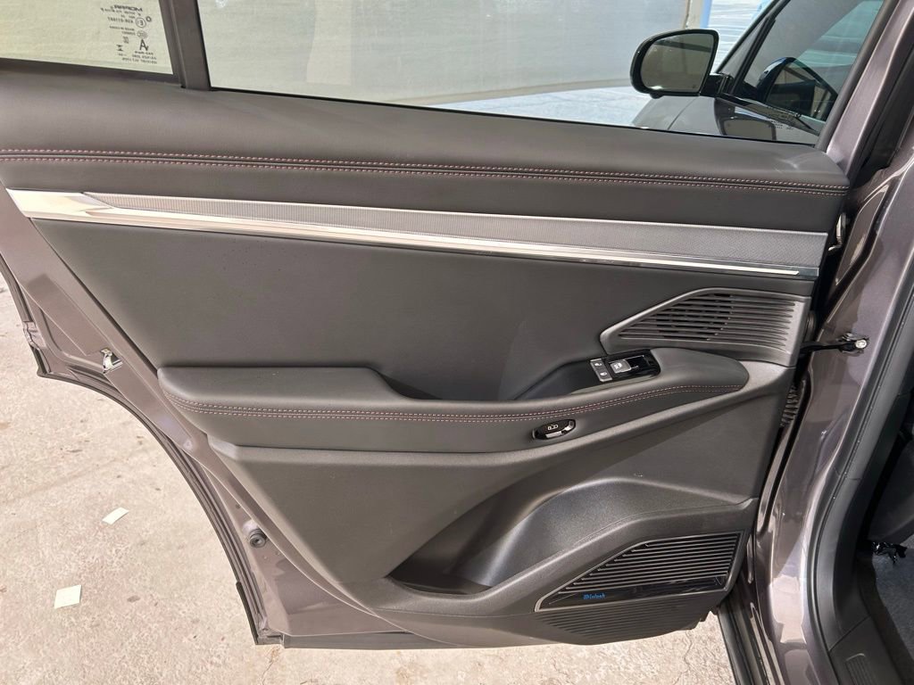 Used 2025 Jeep Wagoneer S Launch Edition image 22