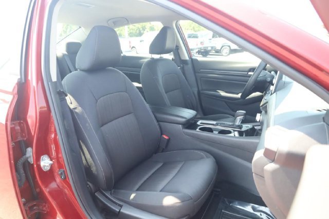 Used 2024 Nissan Altima 2.5 SV FWD image 20