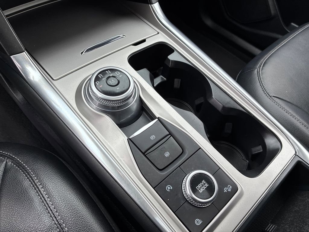 Used 2020 Ford Explorer XLT w/ Equipment Group 202A image 25