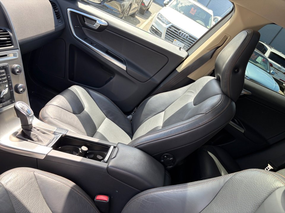 Used 2013 Volvo XC60 3.2 image 31