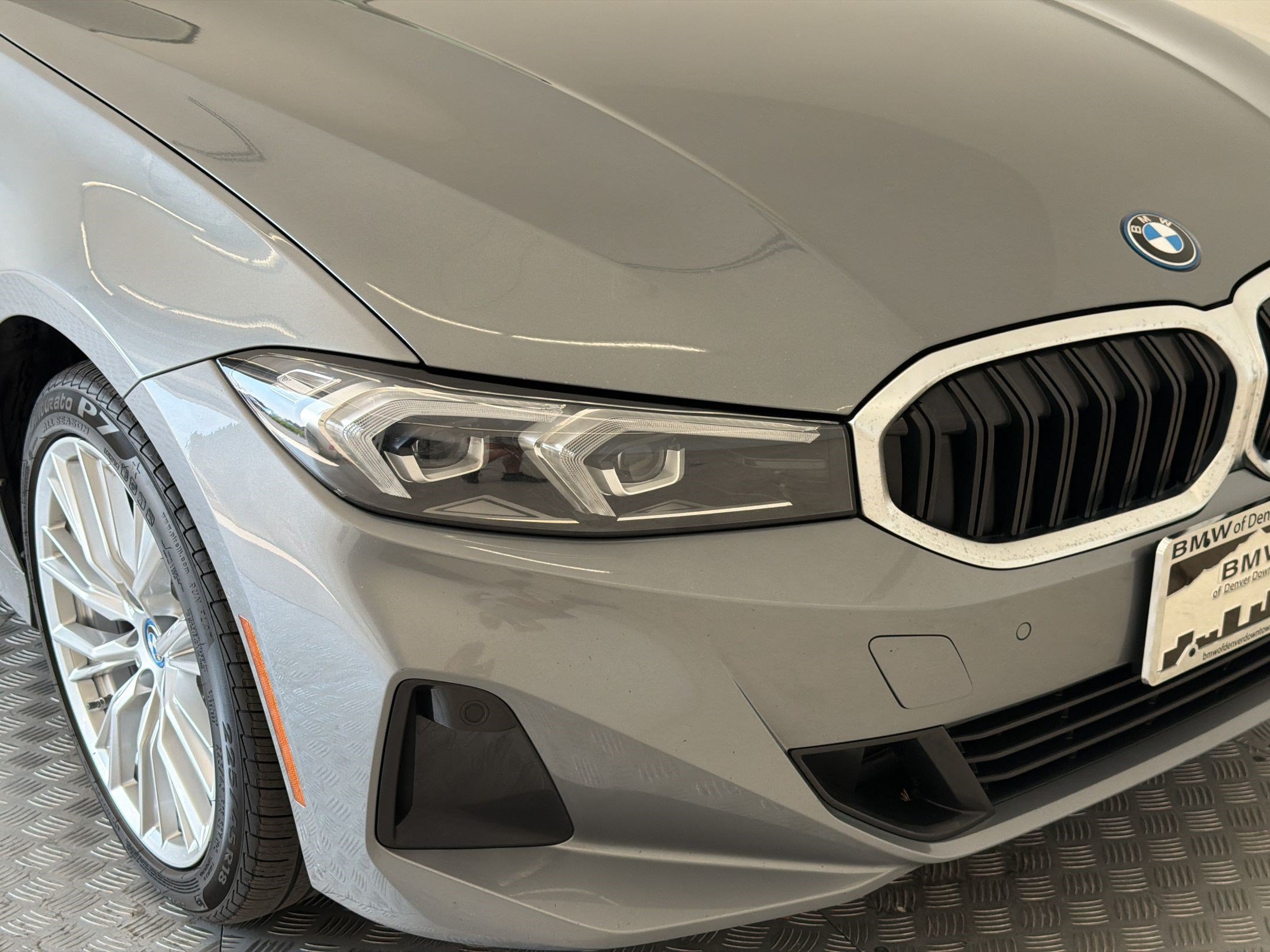 Used 2023 BMW 330e xDrive w/ Premium Package AWD/4WD image 12