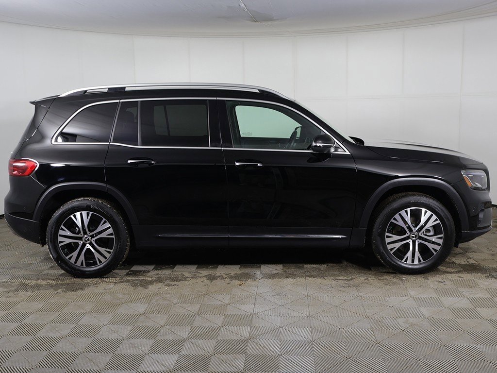 Used 2025 Mercedes-Benz GLB 250 4MATIC image 13