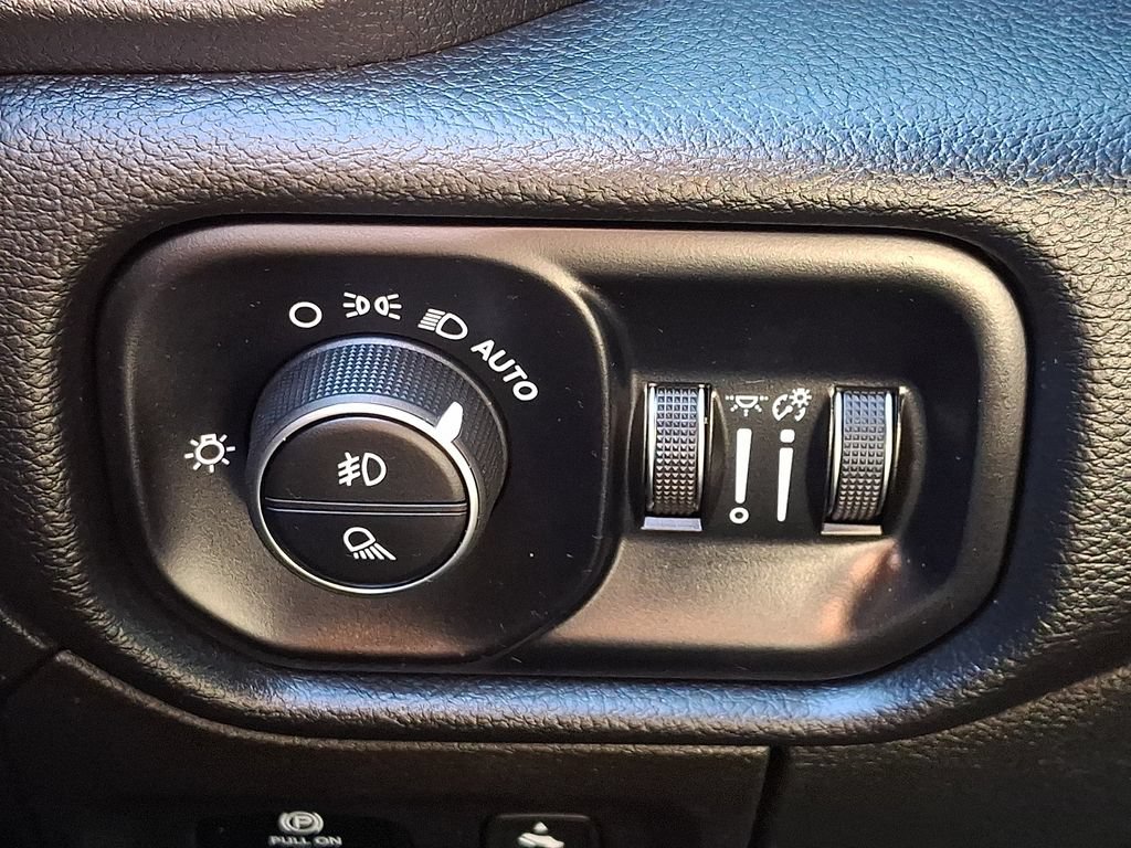 Used 2025 RAM 1500 Big Horn AWD/4WD image 28