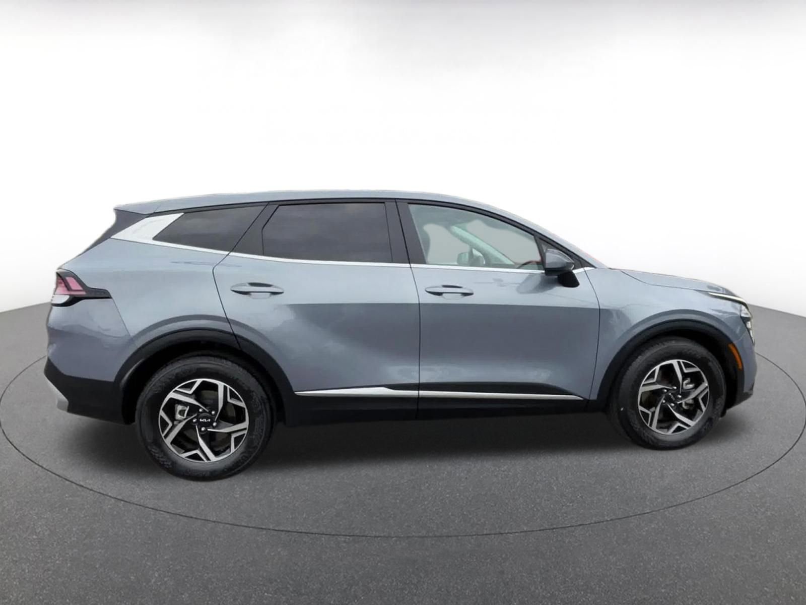 Used 2025 Kia Sportage LX image 16