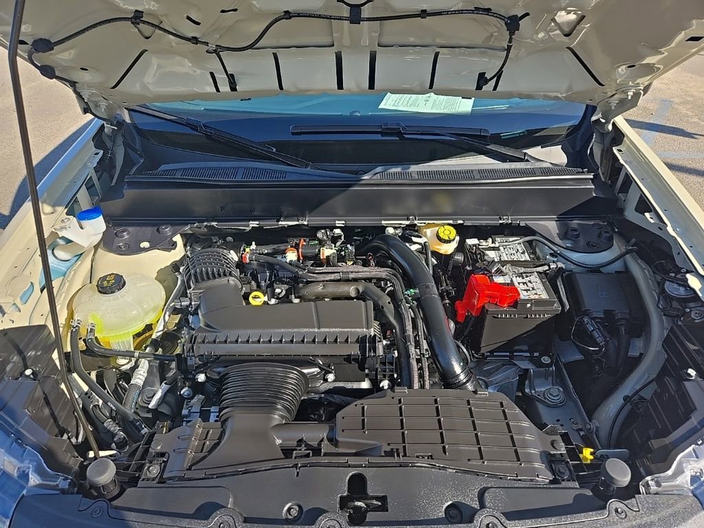 Used 2025 Ford Maverick XL w/ Equipment Group 102A image 11