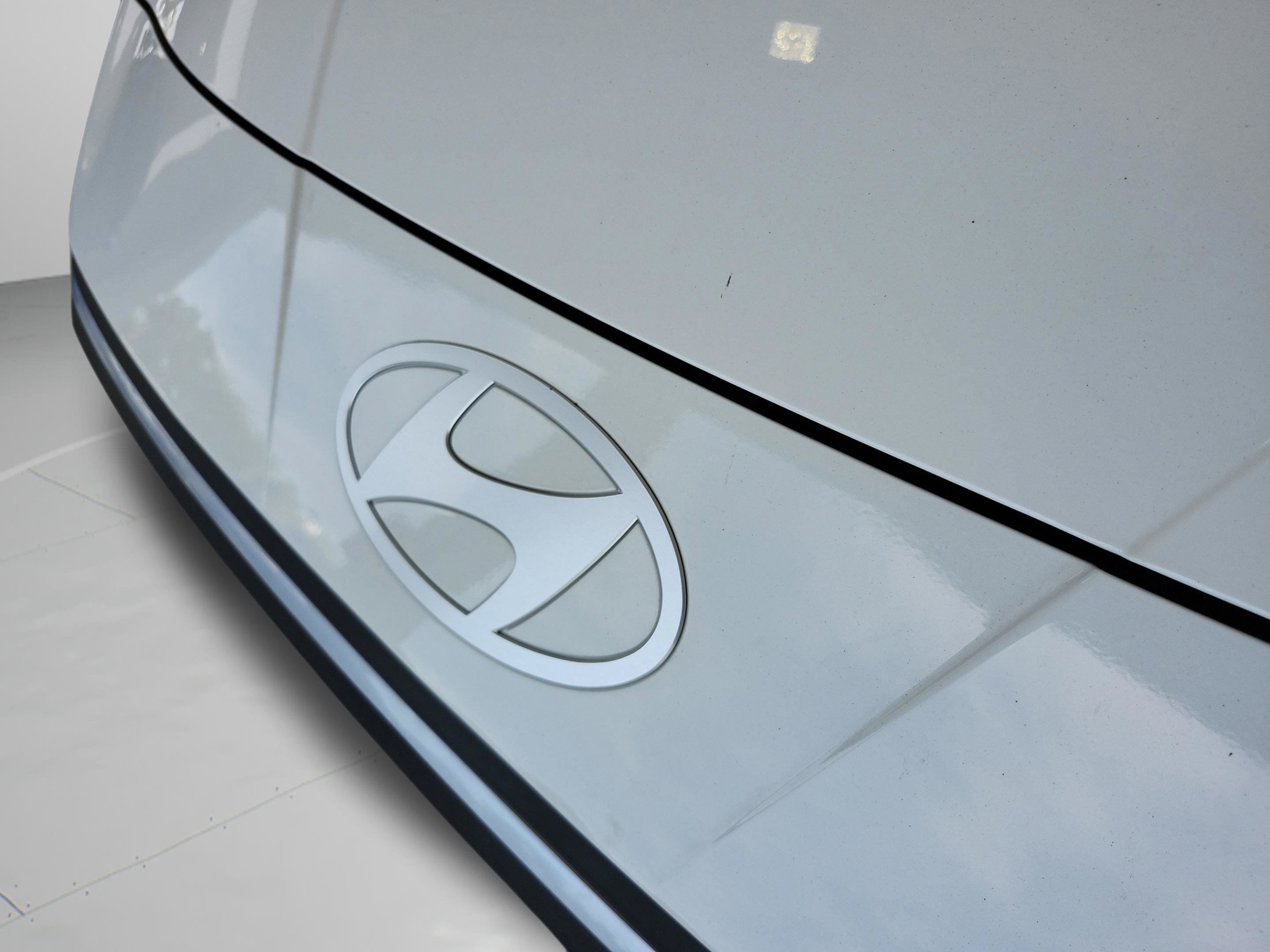 Used 2025 Hyundai Elantra SE FWD image 30