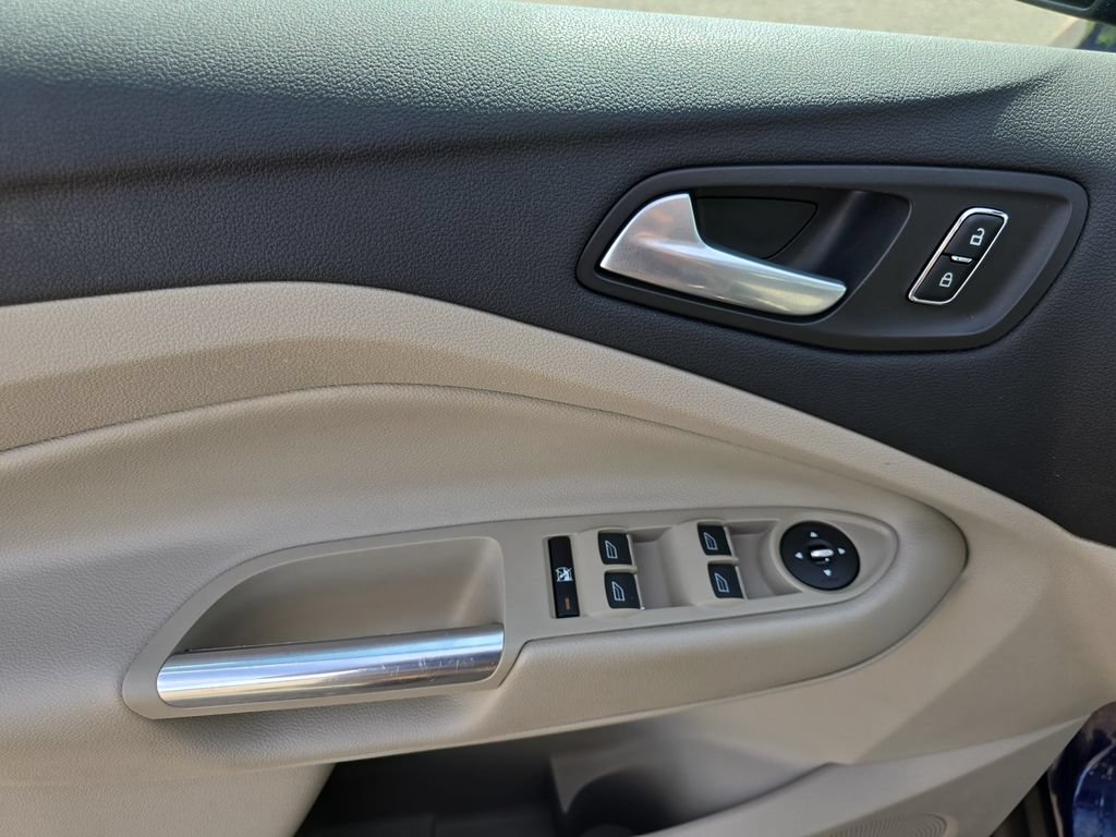 Used 2016 Ford C-MAX SE w/ Equipment Group 202A FWD image 30