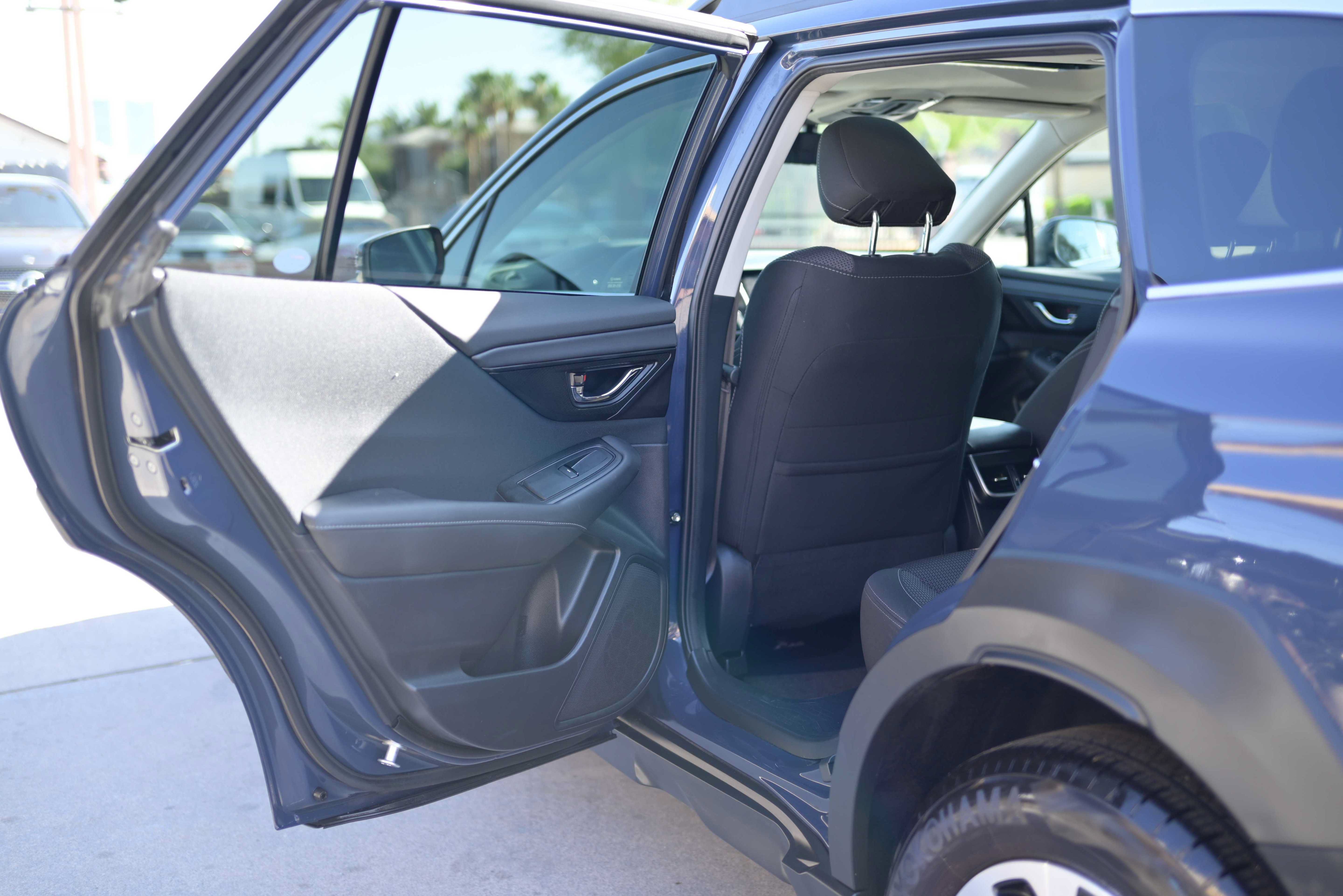 Used 2025 Subaru Outback Premium AWD/4WD image 12
