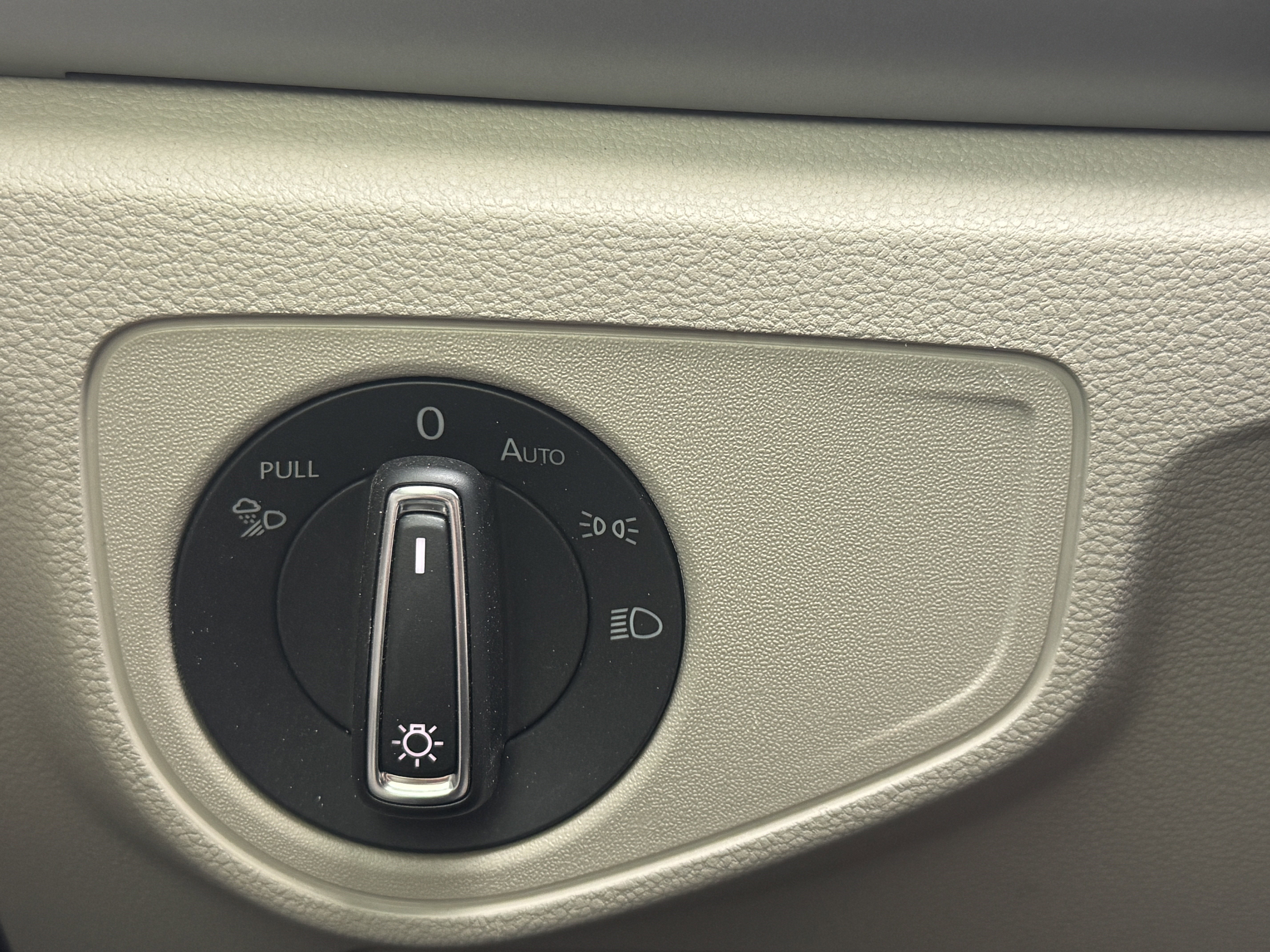 Used 2021 Volkswagen Atlas SEL Premium AWD/4WD image 35