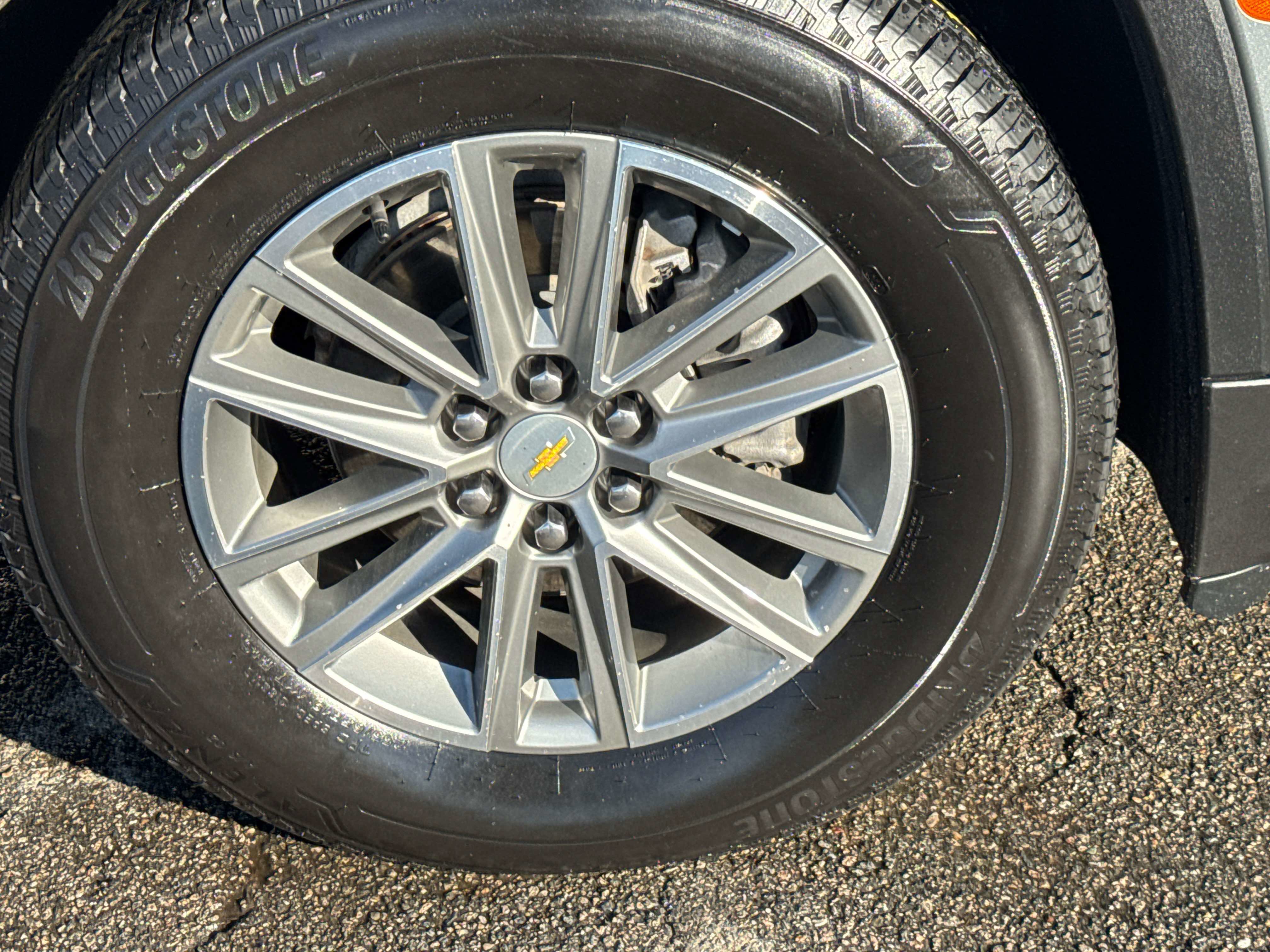 Used 2023 Chevrolet Traverse LT image 5