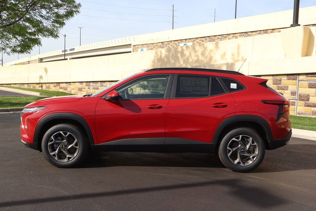 New 2026 Chevrolet Trax LT w/ Driver Confidence Package FWD image 4