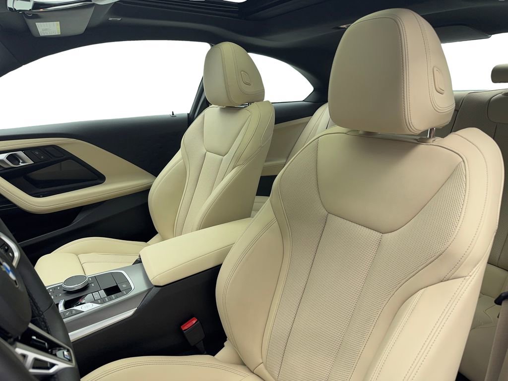 Used 2025 BMW 230i xDrive Coupe image 34