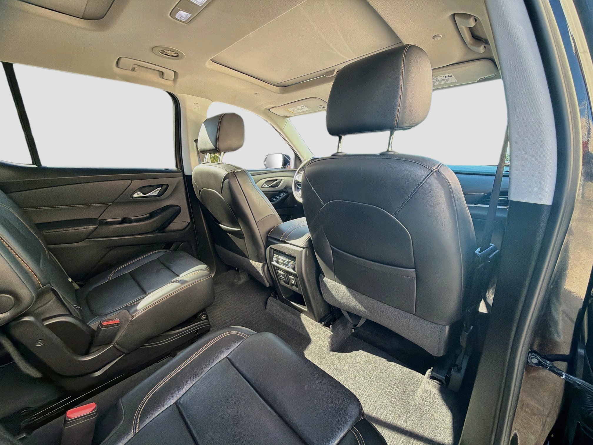 Used 2020 Chevrolet Traverse LT w/ LT Premium Package FWD image 32