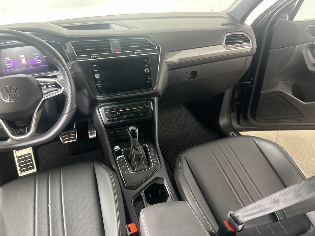 Used 2023 Volkswagen Tiguan SE R-Line FWD image 18