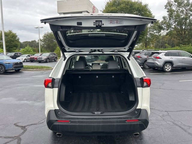 Used 2021 Toyota RAV4 XLE Premium image 7