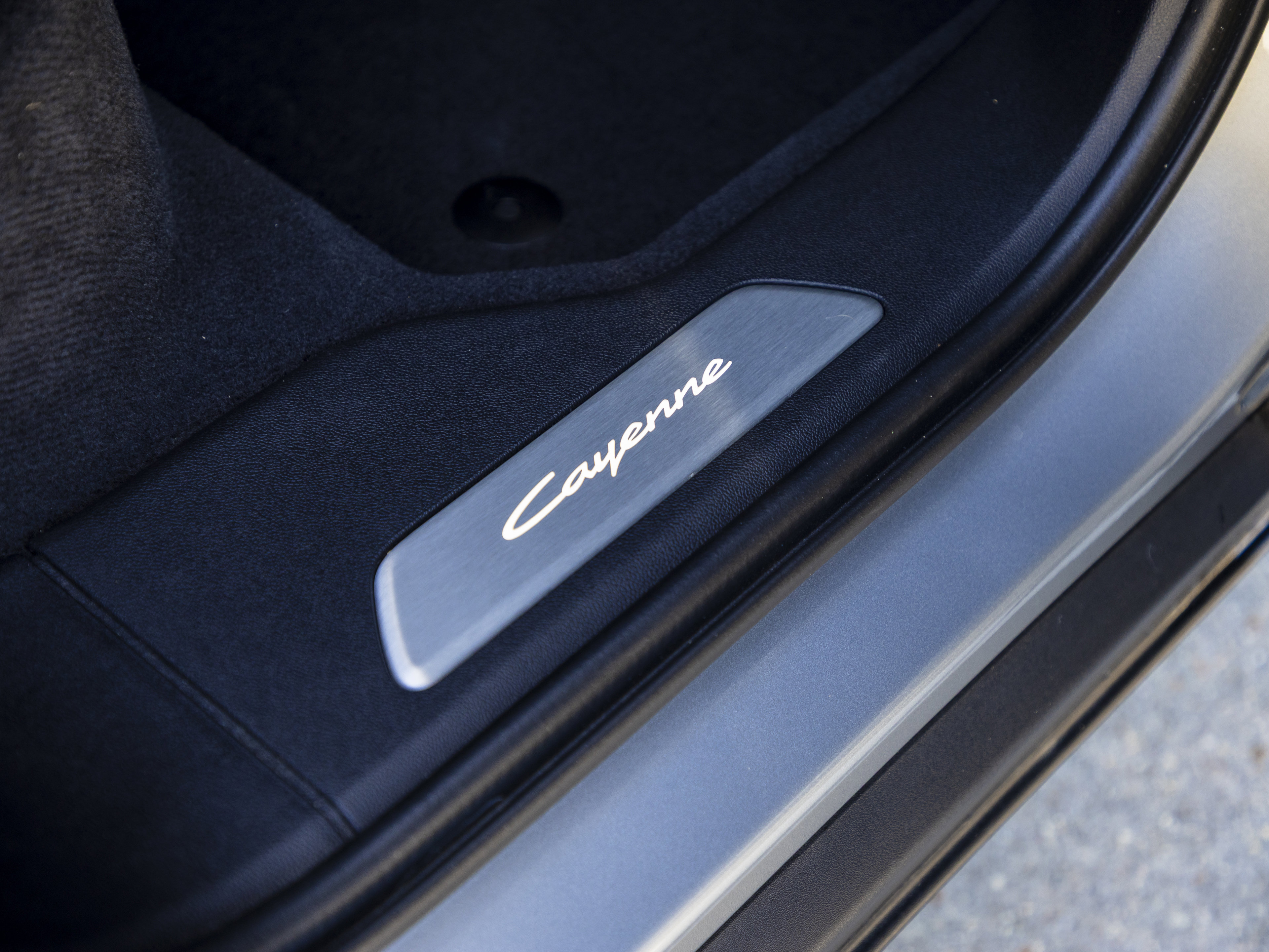 Certified 2025 Porsche Cayenne S image 32